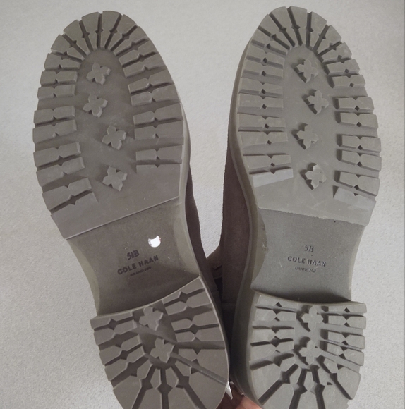 Cole Haan women's greenwich waterproof chelsea booties size 5.1/2 - Picture 4 of 11